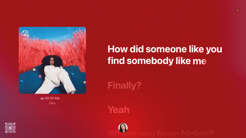 كلمات من أغنية "All of Me" للفنانة Nao تصبح متوهجة بالتزامن مع الأغنية على شاشة تلفزيون
